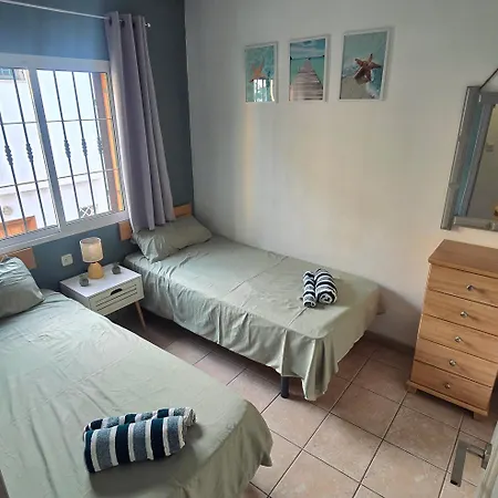 Апартаменти Lovely Near The In Sunny La Mata Торрев'єха